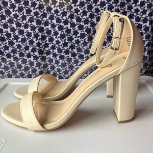 Lulu’s Taylor cream off white ankle strap high heels sandals formal evening 10